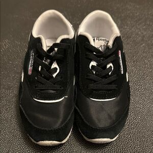 Reebok Classic Black and White Classic Sneakers size 10